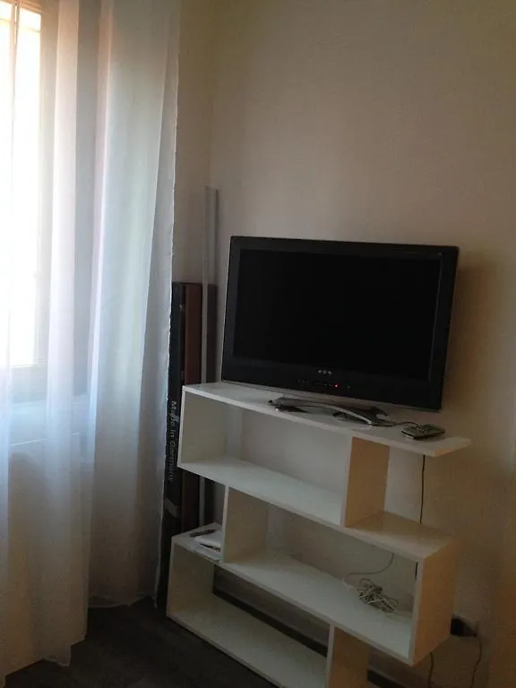 Studio Monte Ceneri 71 Hotel Milánó Apartman
